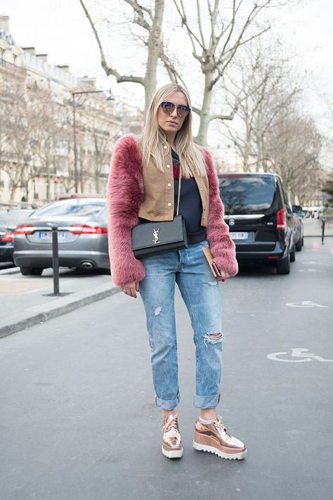 7 Secrets to Wearing Jeans Like French Women: Wear Basic Jeans With (Real or Faux) Fur Brogues Outfit, Platform Sneakers Outfit, Platform Brogues, Brogue Shoe, Sneaker Outfits Women, Basic Jeans, Elle Fashion, Stella Mccartney Shoes, Parisian Chic Style