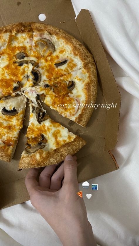 Food Photography Captions, Food Asthetic Picture Instagram Story, Food Captions Instagram, Pizza Story, Pizza Pictures, Food Captions, Snap Food, Food Is Fuel, Instagram Food