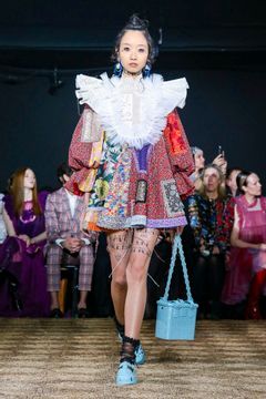 Viktor&Rolf Haute Couture Spring Summer 2020 Paris - NOWFASHION Edgy Fashion Grunge, Victor And Rolf, Character Costume, Boujee Outfits, Costume Inspo, Dior Haute Couture, Fashion Couture, Viktor Rolf, Weird Fashion