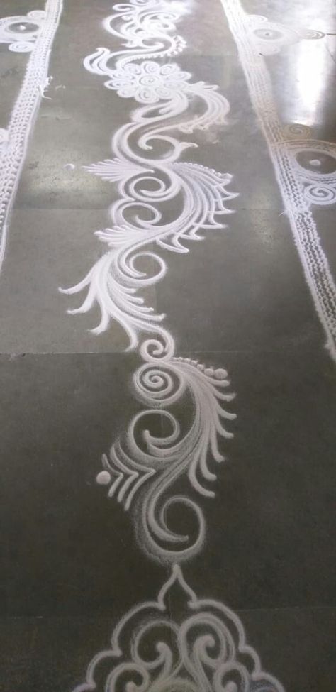 Diwali Border Rangoli Ideas, White Rangoli Border, Rangoli White Design, Sanskar Bharti Border Rangoli, White Rangoli Design, Side Border Rangoli Designs, Side Rangoli, White Rangoli, Sanskar Bharti Rangoli Designs