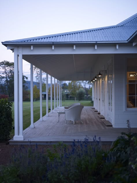 Michael Bell, Weatherboard House, Farmhouse Porch, Porch Design, Farmhouse Exterior, House Goals, Facade House, My New Room, Home Fashion