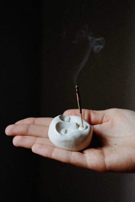 Clay Pottery Incense Holder, Moon Incense Holder Clay, Oven Bake Clay Incense Holder, Clay Moon Face, Air Dry Clay Cone Incense Holder, Ceramic Incense Holder Ideas, Sun Incense Holder, Polymer Clay Incense Burner, Ceramic Moon Face