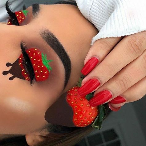 Fruit Makeup, Crazy Eye Makeup, Fantasy Make-up, Maquillage Yeux Cut Crease, Make Up Foundation, Make Up Designs, Food Makeup, Face Art Makeup, Eyeshadow Ideas