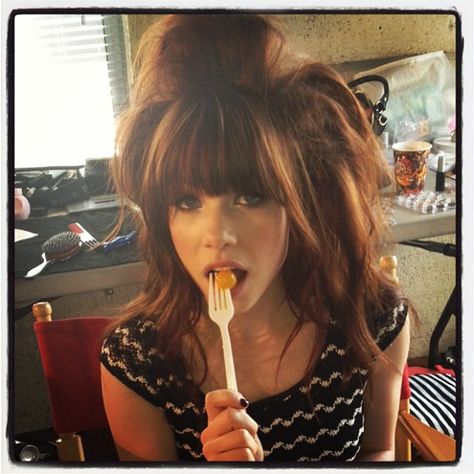 Carly Rae Jepsen Carly Rae Jepson, Back Combing, Carly Rae Jepsen, Messy Hair, Music Photo, Lunch Break, Hair Pictures, Ginger Hair, Messy Hairstyles