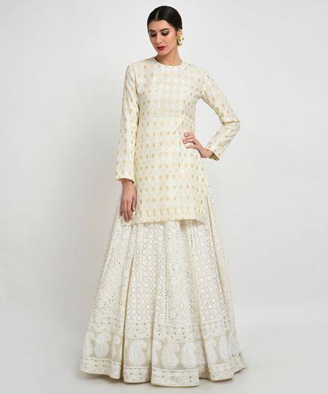 Product Zoom Lucknowi Sharara Suit, White Chickenkari Lehenga, White Banarasi Suit, Chikankari Sharara Suit, Chikankari Skirt, Nikkah Inspiration, Chikankari Sharara, Chikankari Lehenga, Lehenga Skirt