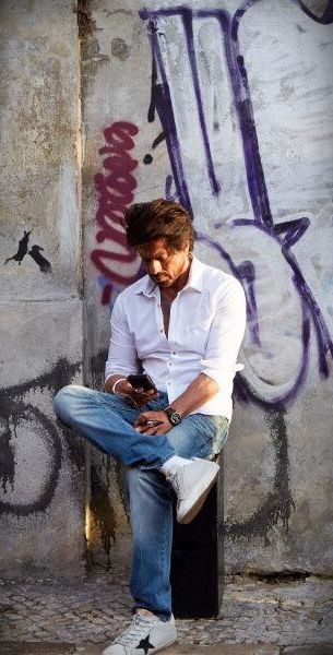 Jab Harry Met Sejal, Shah Rukh Khan Quotes, Romantic Dialogues, Shah Rukh Khan Movies, Srk Movies, 90s Bollywood Aesthetic, South Star, Stylish Pic, 90s Bollywood