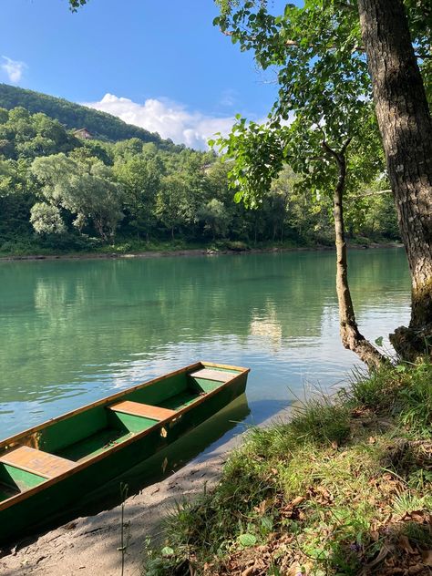 Tara Mountain Serbia, Tara Mountain, Serbia Nature, Green Beauty, Future Life, Serbia, Places To Visit, Lake, Water