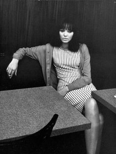 Beatnik Style, French New Wave, Pictures Of Anna, Style Parisienne, Anna Karina, French Actress, 60s Fashion, White Photo, French Girl