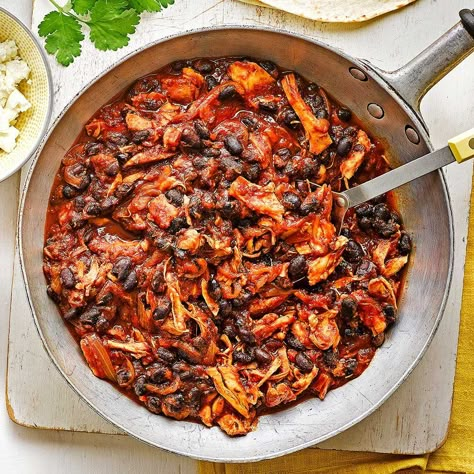 Pulled chicken & black bean chilli Bean Sauce Recipe, Black Bean Chilli, Black Bean Sauce Recipe, Pulled Chicken Recipe, Batch Cooking Recipes, Bean Chilli, Black Bean Recipes, Bean Sauce, Black Bean Sauce