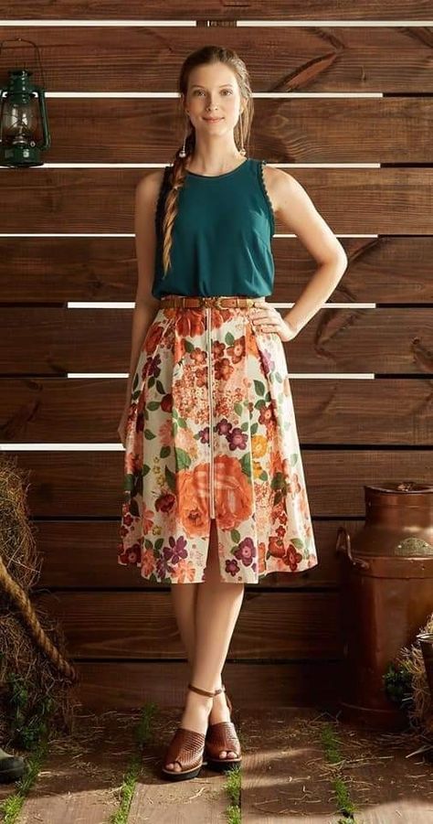 Vintage Floral Skirt, Chique Outfits, Dark Autumn, Modest Dresses, Look Chic, Modest Outfits, Skirt Outfits, Cute Fashion, Skirt Fashion