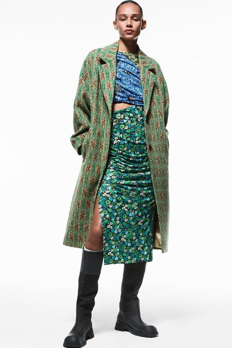 Women's Coats | ZARA United Kingdom Zara Coat, New Street Style, Long Sleeve Coat, Print Coat, Long Sleeves Coats, Green Coat, Wool Blend Coat, Plaid Fashion, Fun Fashion