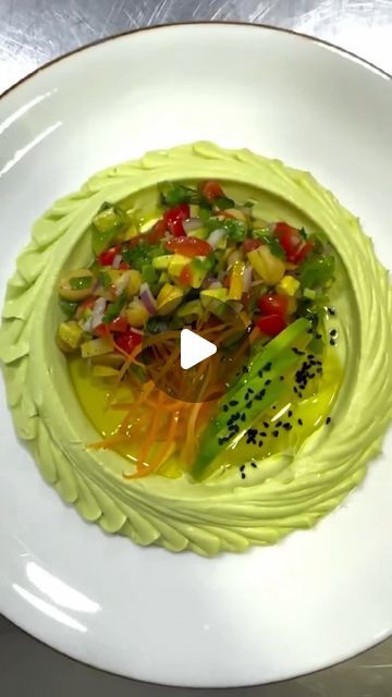 Salad Plating Presentation, Salad Presentation Ideas, Salad Plating Ideas, Salad Plating, Salad Presentation, Plate Presentation, Plating Presentation, Plating Ideas, Vinaigrette Dressing