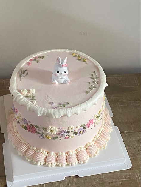 Small Birthday Cakes, Vintage Birthday Cakes, Funny Birthday Cakes, Mini Cakes Birthday, Pretty Dessert, Bunny Cake, Cute Baking, Creative Birthday Cakes, Baby Birthday Cakes