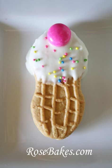 Nutter Butter Ice Cream Cone(: so cute! Butter Ice Cream, Sandwich Bar, Ice Cream Birthday Party, Nutter Butter, Ice Cream Social, Summer Cookies, Ice Cream Birthday, Köstliche Desserts, An Ice Cream