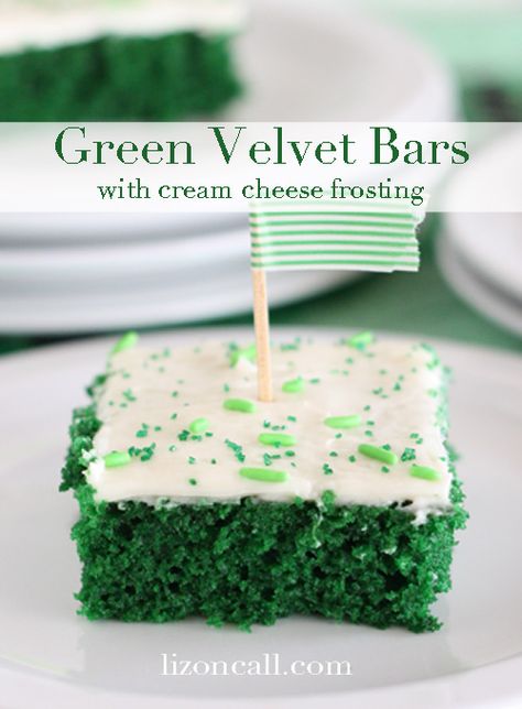 Green Velvet Cake, St Patricks Food, St Patrick Day Snacks, Bars With Cream Cheese Frosting, Bars With Cream Cheese, Bolo Red Velvet, St Patrick Day Treats, St Patricks Day Food, Cake With Cream Cheese Frosting