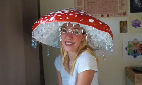 Mushroom Hat Paper Mache, Mushroom Hat Diy Paper Mache, Mushroom Cap Hat, Paper Mache Mushroom Hat, How To Make A Mushroom Hat, Shroom Hat, Paper Mache Costume, Mushroom Hat Diy, Diy Mushroom Hat