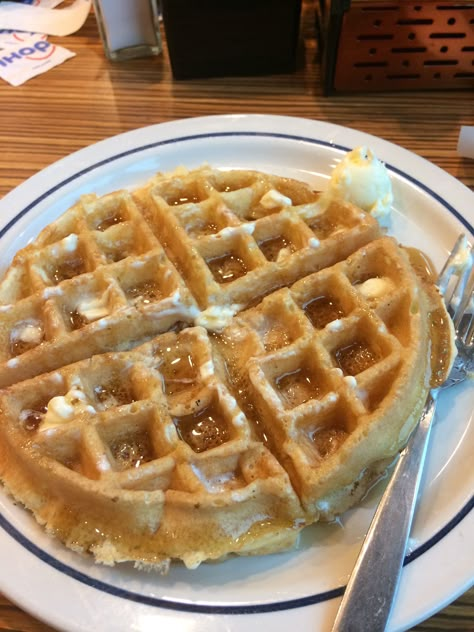 Thick And Fluffy Waffles, Waffles Aesthetic, Eggo Waffles Aesthetic, Aesthetic Waffles Pictures, Waffles And Pancakes Aesthetic, Waffles Aesthetic Chocolate, Food Babe, Food Is Fuel, Cafe Food