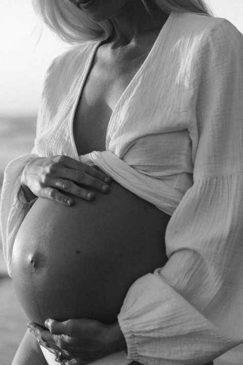 Black And White Beach Maternity Shoot, Beach Maternity Photos Film, Moody Beach Maternity Photos, Beach Maternity Pics, Pool Maternity Shoot, Pregnancy Photos Aesthetic, Pregnancy Shoot Beach, Aesthetic Pregnancy Photos, Pregnancy Beach Photos