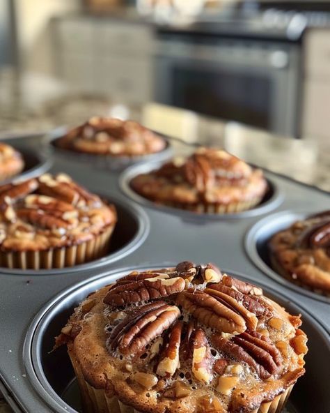 Pecan Pie Muffins, Pie Muffins, Breakfast Goodies, Filled Muffins, Muffin Bread, Homemade Muffins, Pecan Recipes, What's For Breakfast, Delish Recipes