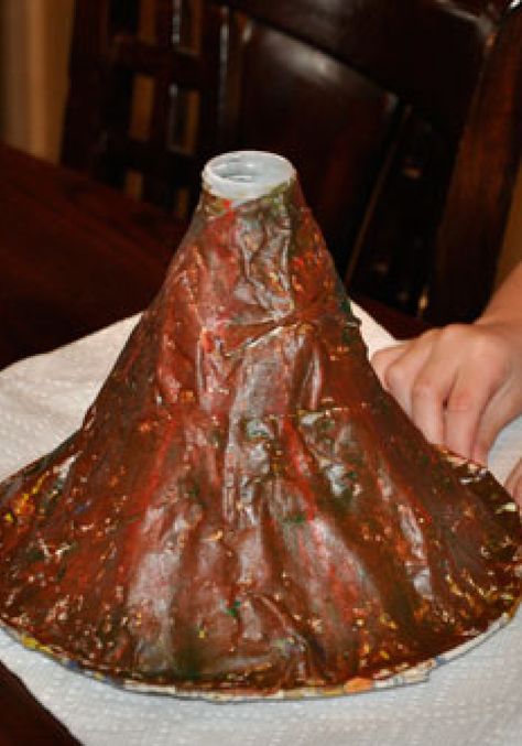 This classic project is perfect for students who are learning about earth sciences and natural disasters. They will love this hands-on volcano assignment. How To Make Volcano, Build A Volcano, Volcano For Kids, Volcano Science Projects, Volcano Project, Volcano Model, Volcano Projects, Making A Volcano, Volcano Experiment