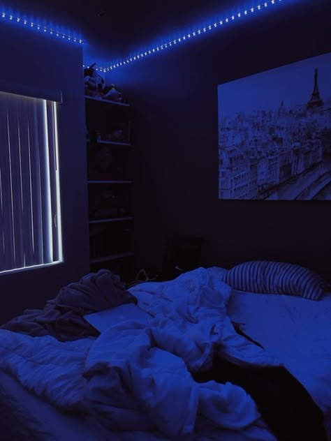 Dark Cybercore Room, Nerd Bedroom Aesthetic, Dark Blue Room Aesthetic, Blue Room Themes, Guys Bedroom Ideas, Dark Room Aesthetic, Projector In Bedroom, Dark Blue Rooms, Blue Boys Bedroom