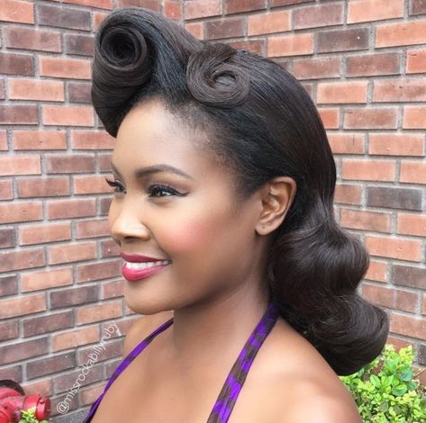 1950s Black Hairstyles, 1950 Hairstyles, 1950 Hairstyle, Cabelo Pin Up, 40s Hairstyles, Vintage Updo, 1950s Hairstyles, 50s Hairstyles, 1940s Hairstyles