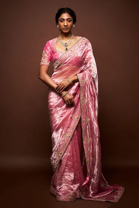 Buy Pink Tissue Embroidery Mughal Scoop Neck Hiraani Border Saree Set For Women by ISSA STUDIO BY CHETANA & SWATHI Online at Aza Fashions. Tissue Sari Blouse Design, Organza Silk Blouse Designs, Blouse Design Half Sleeves, Scoop Neck Blouse Saree, Scoop Neck Blouse Indian, Maharani Tissue Saree, Blouse For Tissue Saree, Blouse Design For Tissue Saree, Pink Tissue Saree Blouse Designs