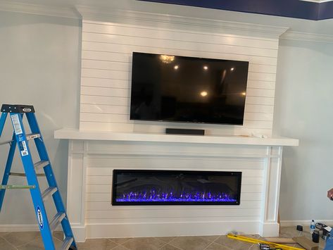 Shiplap Fireplace Tall Wall, Fireplace Mantle Shiplap Wall, Electric Fireplace Ideas Farmhouse, Farmhouse Fireplace Ideas, Modern Fireplace Ideas Living Rooms, Electric Fireplace Living Room, Fireplace Tv Wall, Living Room Entertainment Center, Shiplap Fireplace