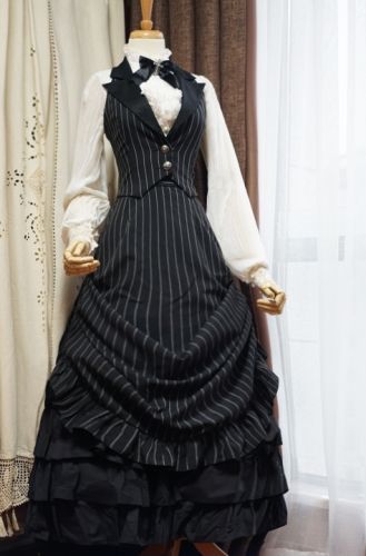 Surface Spell -Gothic Academy- Striped Lolita High Waist Skirt (Long Version) Dickens Fair Costume, 1800 Outfits, 1800s Clothes, Victorian Dress Aesthetic, Fantasy Fits, Hunting Outfits, 1800s Dresses, Gothic Fashion Victorian, 1899 Fashion