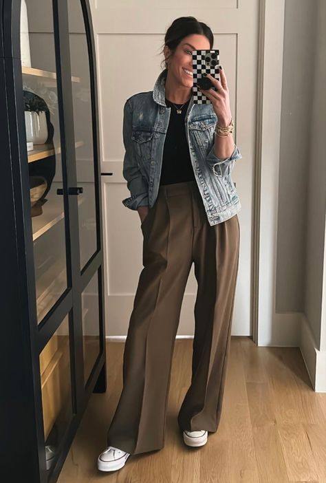 Outfits With Long Pants, Outfit Inspo 2024 Fall, Wide Leg Pants And Vest Outfit, Wide Leg And Sneakers, Wide Pants With Sneakers, Wide Leg Casual Pants Outfit, Wide Leg Pants And Crop Top Outfit, Wide Leg Trouser Outfit Ideas Women, Dress Pants And Sneakers Outfit