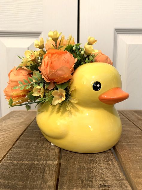 Yellow Duck Theme Birthday Party, Rubber Duck Bathroom Decor, Duck Themed Wedding, Duck Bathroom Theme, Duck Themed Room, Rubber Duck Bathroom Ideas, Rubber Duck Decor, Duckling Baby Shower Theme, Rubber Duck Baby Shower Ideas