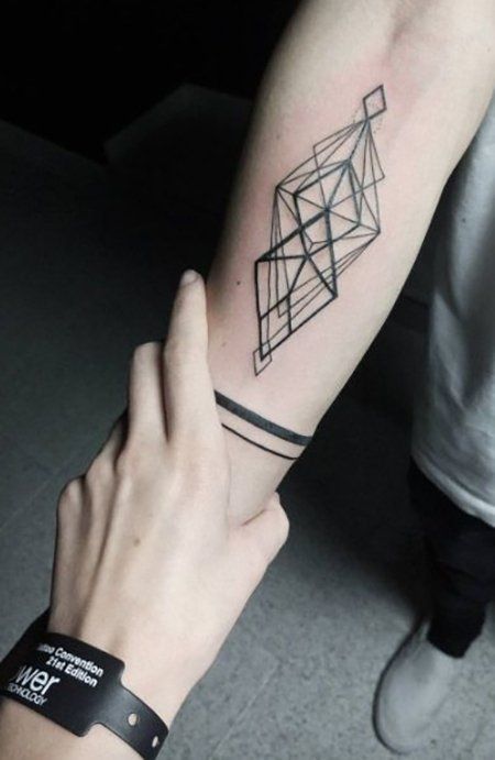 Geometric Diamond Shape Tattoo, Geometric Tattos, Men Henna Tattoo, Model Tattoos, Small Wave Tattoo, H Tattoo, Henna Tattoo Designs Hand, Shape Tattoo, Diamond Tattoos