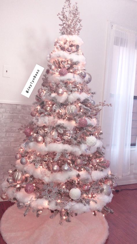 Chic, blush & Faux Fur Christmas tree!!!! White Christmas With Pink Decorations, Pink And Silver Christmas Tree Ideas, Blush Pink Xmas Tree, Pink Silver And White Christmas Tree, Pink And White Tree Christmas Decor, Good And Pink Christmas Tree, Christmas Decor Ideas Pink And White, Pink And Silver Christmas Decorations, Pink And White Christmas Tree Decor