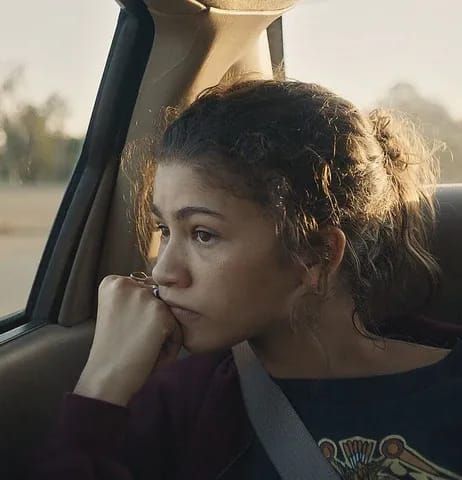 Euphoria Jewelry, Rue And Jules, Euphoria Season 2, La Mans, Dystopian Books, Celebrity Skin, Zendaya Coleman, Grunge Girl, Fictional World