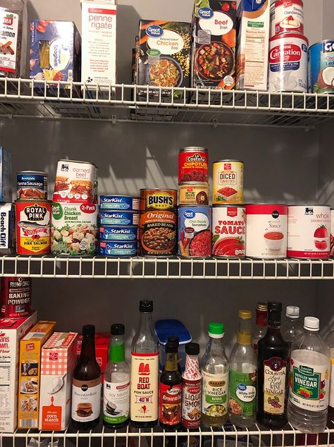 This Pantry Essentials list has tips and suggested ingredients will help you keep a well-stocked and organized pantry. It’ll make cooking from home a lot more easier and fun. Filipino Pantry Essentials, Pantry Essentials List, Royal Chicken, Well Stocked Pantry, Spice Pantry, Pantry Basics, Stocked Pantry, Preparedness Ideas, Best Cereal