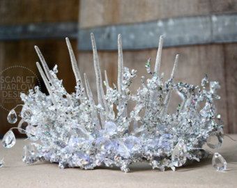 Snow Queen Crown, Queen Crown, Christmas Crown, Headpiece, Tiara, Snowflake Crown, Ice Crown, Winter Crown, Bridal Crown, White Queen Crown White Queen Crown, Snow Queen Crown, Snowflake Crown, Winter Crown, Ice Crown, Ice Queen Costume, Christmas Crown, Frozen Cosplay, Cosplay Photoshoot