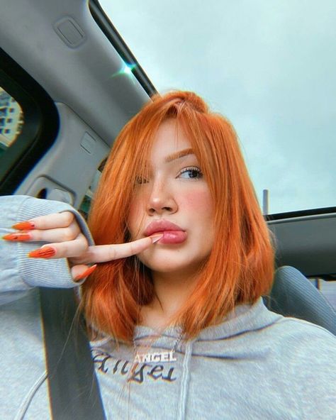 Bright Copper Hair, Easy Bun Hairstyles For Long Hair, Hair Color Orange, Lara Silva, Red Haired Beauty, Hot Hair Colors, Ginger Hair Color, Bright Red Hair, Orange Hair