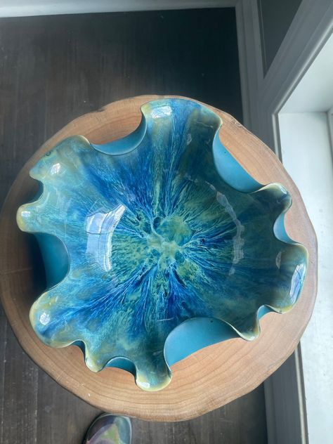 Blue green, organic, fluted, ruffle bowl. This is a wheel-thrown handmade ceramic bowl then altered to make the perfect elegant centerpiece. Potters Wheel Projects, Organic Ceramic Sculpture, Pottery Bowl Designs, Ceramic Bowl Ideas, Wheel Thrown Bowls, Nature Ceramics, Ceramics Bowl, Ceramic Centerpiece, Ceramics Pottery Bowls