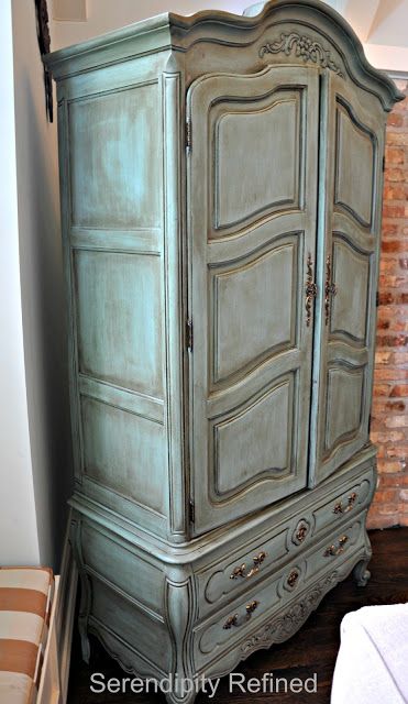 Serendipity Refined: Free Help with YOUR DIY Project #2: Nancy's Chalk Painted Cabinet Makeover Armoire Painted, Chalk Paint Cabinets, Paint Cabinet, Armoire Makeover, Armoire Cabinet, Painted Armoire, Antique Armoire, Cabinet Kitchen, Cabinet Makeover