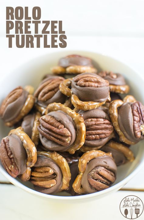 Rolo Turtles, Pretzel Rolo, Rolo Pretzels, Pretzel Bites Recipes, Christmas Candy Easy, Easy Christmas Candy Recipes, Pretzel Treats, Beef Ground, Mini Baguette