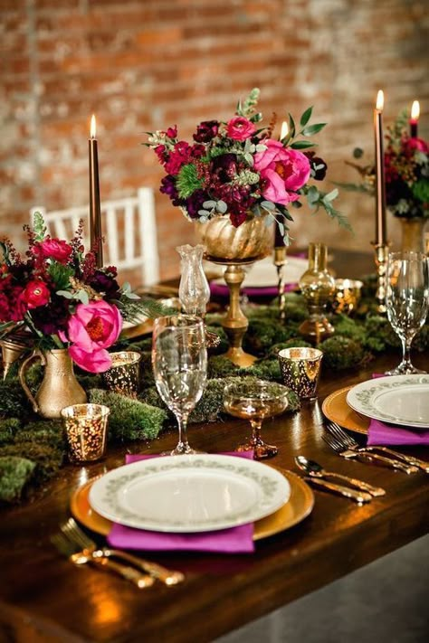 Sophisticated Autumn Elegance #weddinginspiration #weddingideas #eventdesign Jewel Tone Wedding Theme, Jewel Tone Wedding Flowers, Flowers And Candles, Tafel Decor, Jewel Tone Wedding, Beautiful Table Settings, Wedding Table Decorations, Deco Floral, Wedding Table Settings