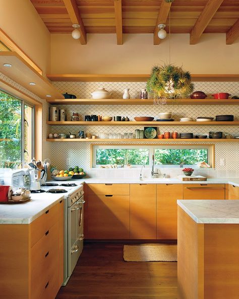 CURRENTLY COVETING KITCHENS WITHOUT CABINETS — OLD BRAND NEW Kabinet Dapur, Trendy Kitchen, Kitchen Window, Counter Tops, Wood Kitchen, Kitchen Shelves, Küchen Design, Kitchen Backsplash, Dream Kitchen