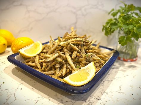 Crispy Fried Whitebait (Bianchetti Fritti) Italian Seafood, Homemade Gnocchi, Salad Sauce, Dinner Entrees, Morning Tea, Easy Dishes, Cooking Techniques, Classic Italian, Seafood Dishes