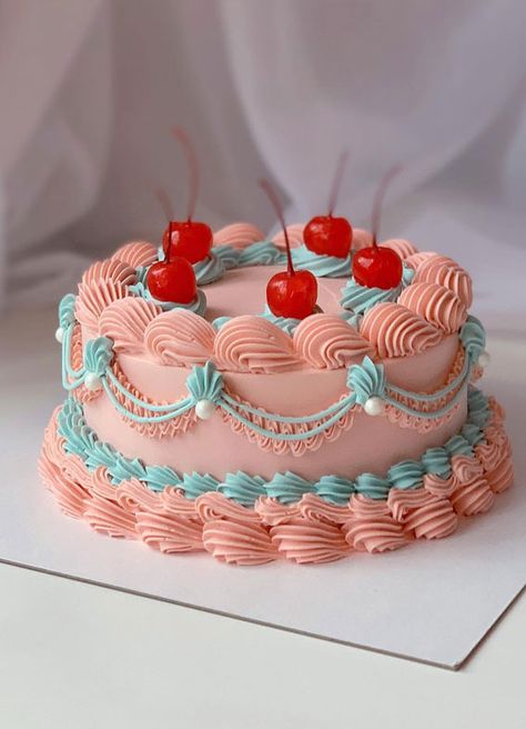 cake ideas, lambeth cake, vintage cake vintage style cake, buttercream cake, vintage buttercream cake, birthday cake ideas Vintage Buttercream Cake, Vintage Style Cake, Lambeth Cake, Brunch Buffet, Bakery Cakes, Fancy Cakes, Vintage Cake, Buttercream Cake, Mini Cakes