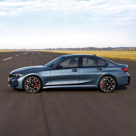 See Photos of the 2025 BMW 3-Series Bmw M340i, Cars India, Tmax Yamaha, Tall Men Fashion, Interior Images, Bmw I, Fast Sports Cars, Tall Men, Bmw Series