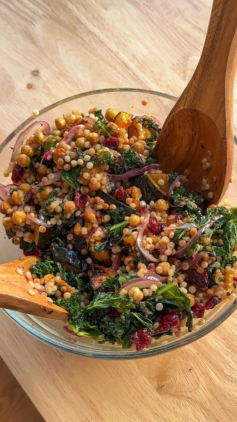 Kabocha Kale Cranberry Couscous Salad - by Raquel Ravivo Cranberry Couscous, Meal Salads, Crunchy Chickpeas, Cranberry Salad, High Protein Low Calorie, Couscous Salad, Pickled Red Onions, Soup And Sandwich, Kale Salad