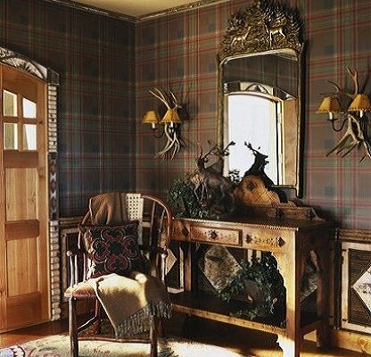 Tartan wallpaper in the entry. Decorating With Antlers, Scottish Decor, Deer Heads, Cabin Chic, Scottish Homes, English Country Decor, Plaid Wallpaper, English Decor, English Country Style