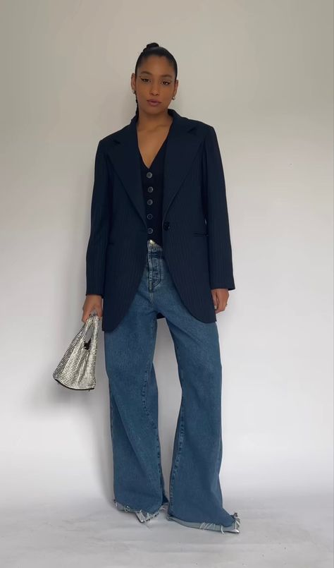 Navy Blazer Outfit Women, Navy Blazer Outfit, Sports Jacket Outfit, Navy Blazer Outfits, Blue Blazer Outfit, Office Ootd, Navy Blue Outfit, Dark Blue Blazer, 23 Style