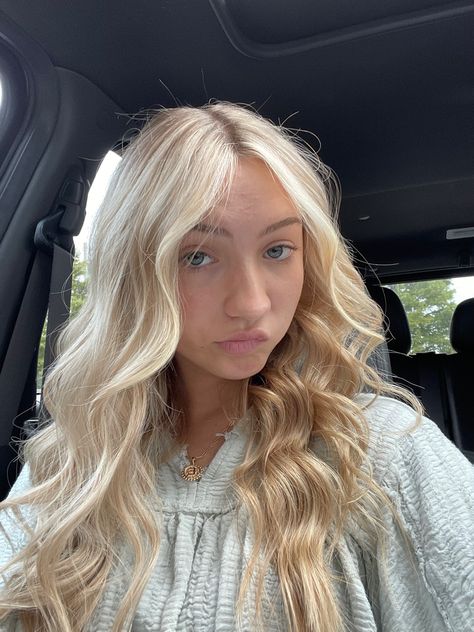 Blonde With Shadow Root, Blonde Shadow Root, 2023 Blonde, Blonde Hair Highlights, Shadow Roots, Shadow Root, Hair Flow, Blonde Hair With Highlights, Light Blonde