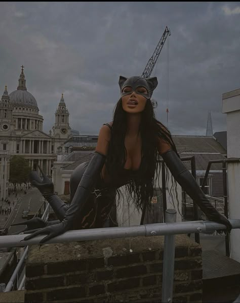 Black Cat Costumes, Hot Halloween Outfits, Creative Photoshoot Ideas, Halloween Costume Outfits, Dark Feminine Aesthetic, Cat Woman Costume, Fantasias Halloween, Photoshoot Concept, Feminine Aesthetic